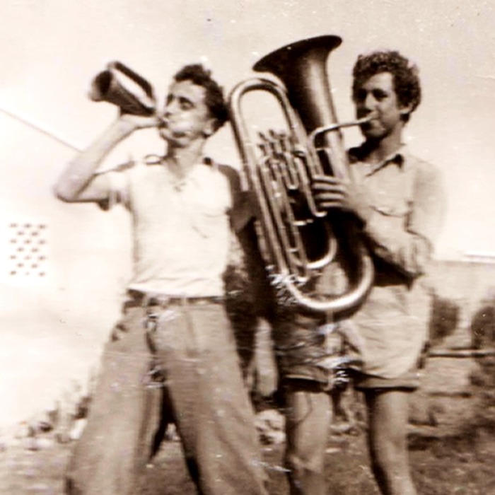 עם אמציה דיין