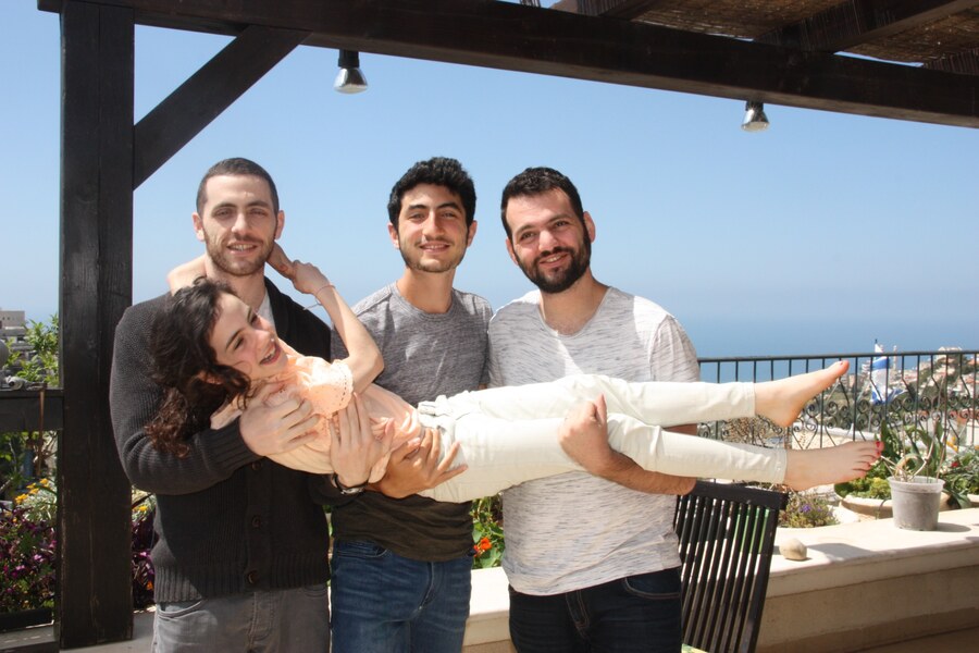 הנכדים והנינים 9